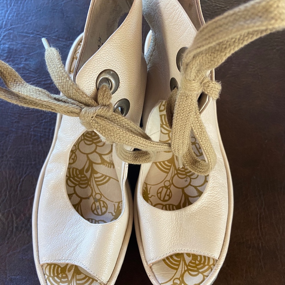 London Fly Shoes Size 39